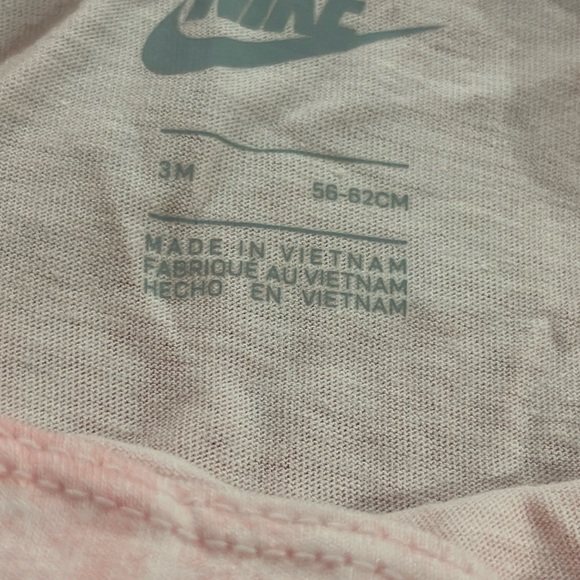 🌸🤍💞NIKE ARTIC PUNCH ROMPER💞🤍🌸 - Picture 2 of 6
